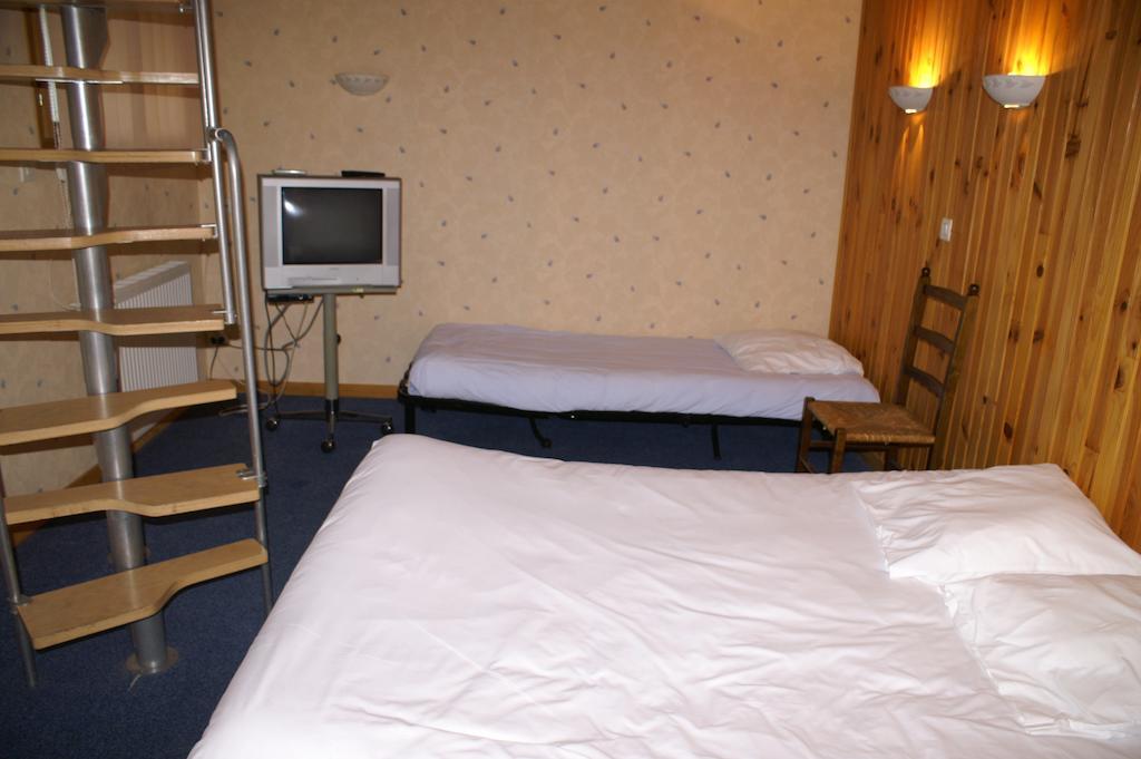 Hotel Celeste Bagnères-de-Luchon Rum bild