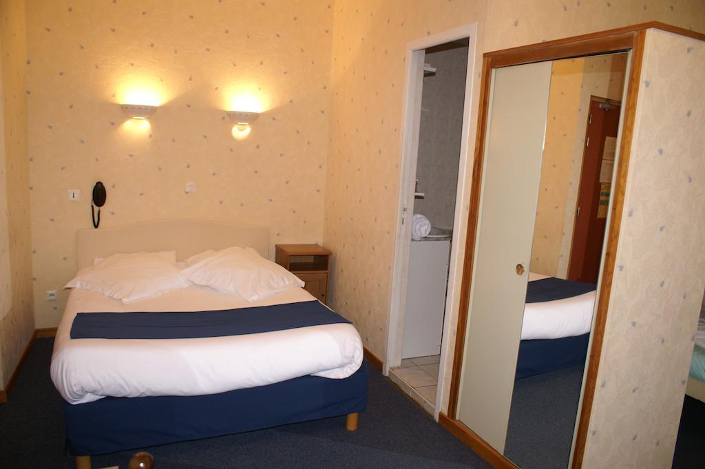 Hotel Celeste Bagnères-de-Luchon Rum bild
