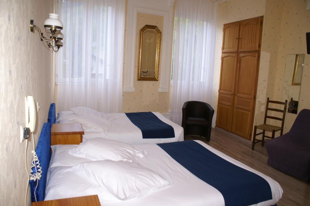 Hotel Celeste Bagnères-de-Luchon Rum bild