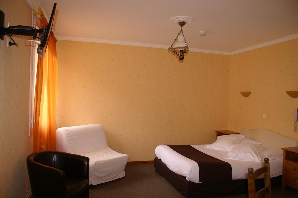 Hotel Celeste Bagnères-de-Luchon Rum bild