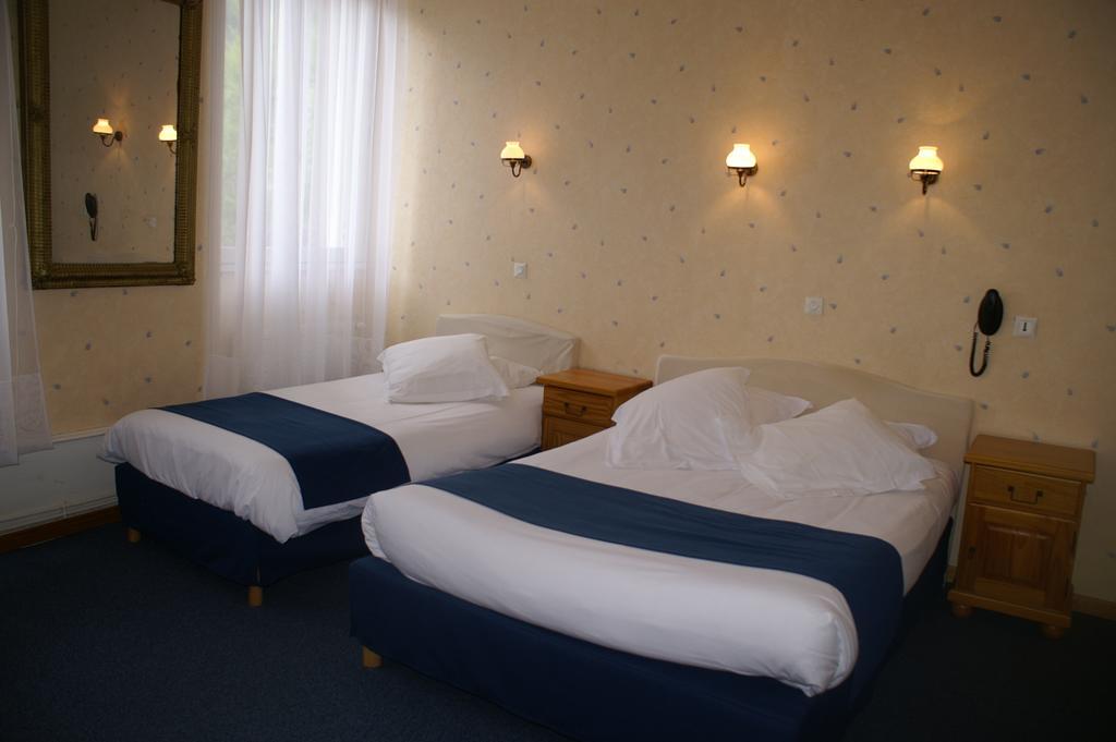 Hotel Celeste Bagnères-de-Luchon Rum bild
